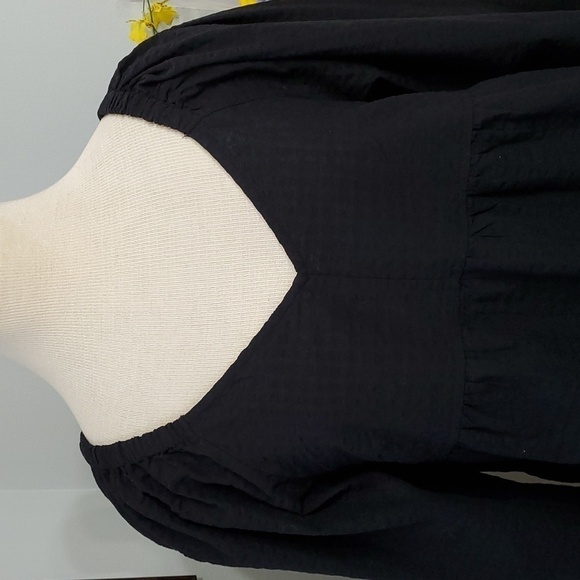 Old navy navy blue tiered ruffle top, long sleeves. So cute..size medium - Picture 2 of 7